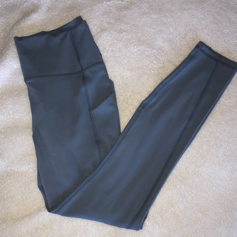 Fabletics Oasis High-Waisted Legging Size M